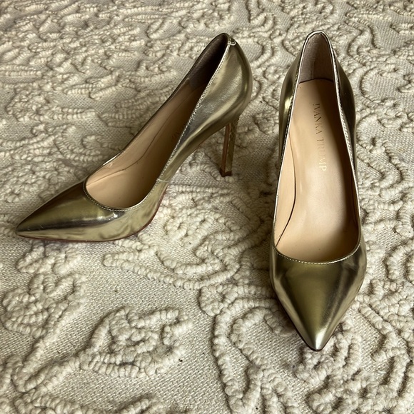 Ivanka Trump 6M leather sole gold heel - Picture 1 of 8